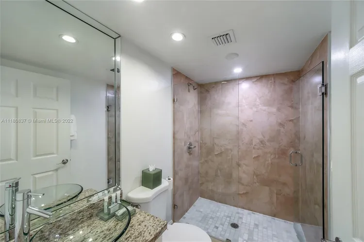 The Mutiny #308 image #19