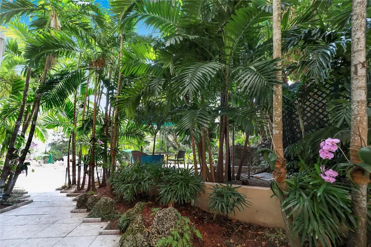 The Mutiny #308 image #33