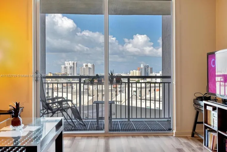 Metropolis at Dadeland #905 image #11