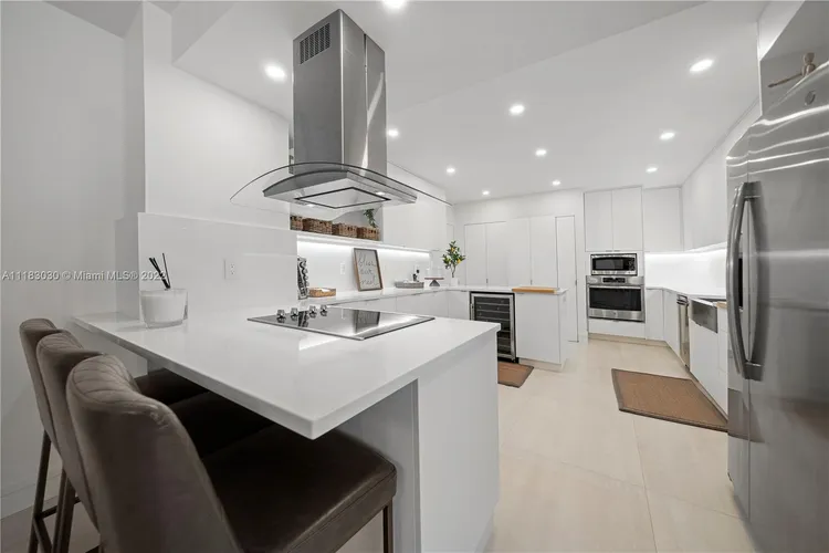 Bal Harbour 101 #703 image #10