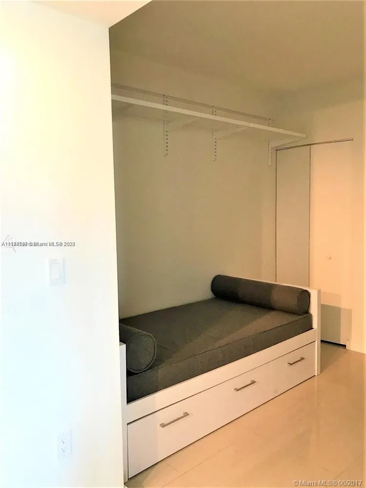 Mint #2003 image #19