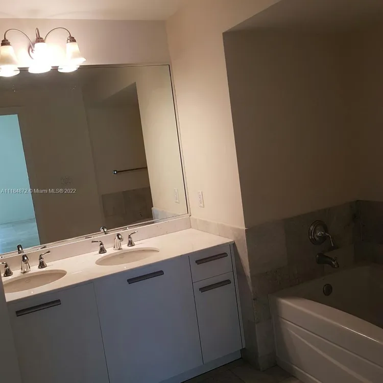 Avenue 1060 Brickell #3217 image #6