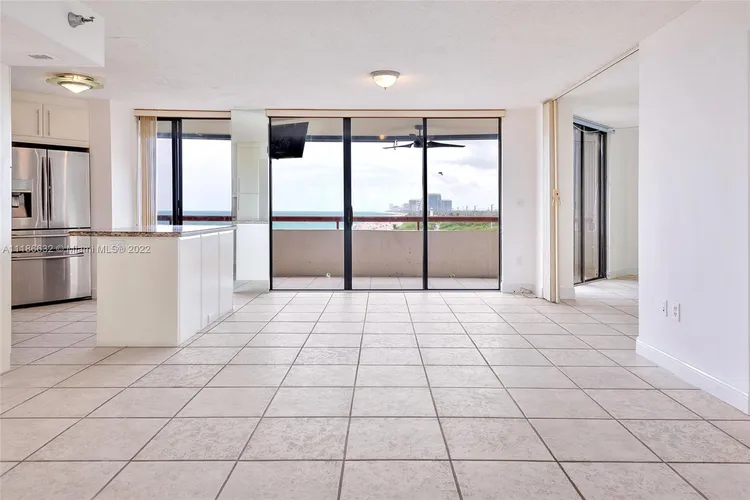 Tropicana #704 image #26