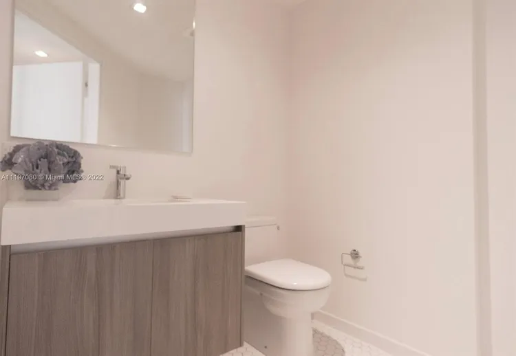 Tiffany House #715 image #15