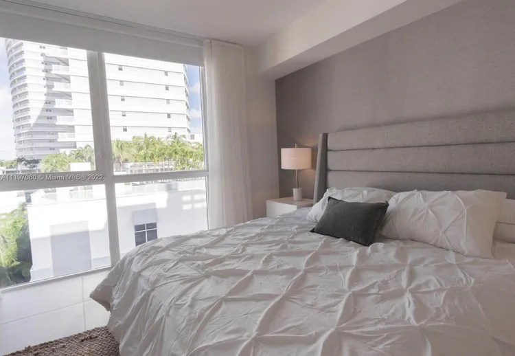 Tiffany House #715 image #9
