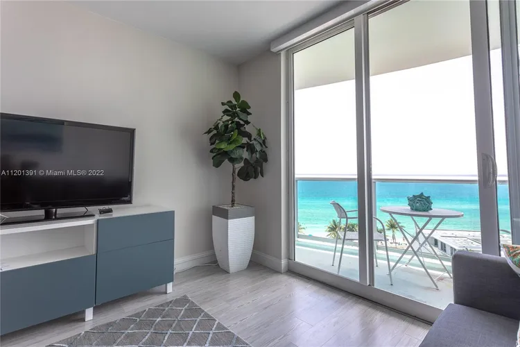 The Tides On Hollywood Beach #10M image #6