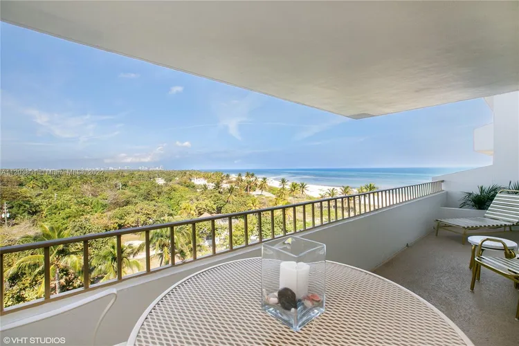 Commodore Club East #702 image #9