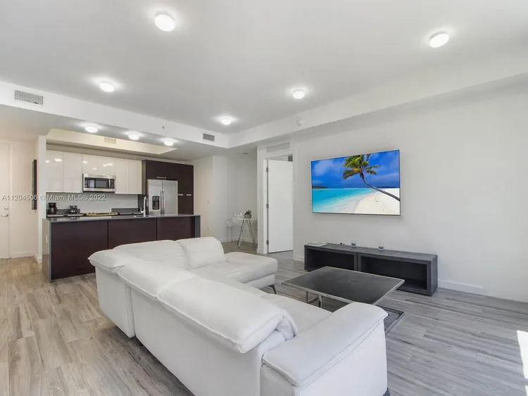 L'Uccello #PHA image #12