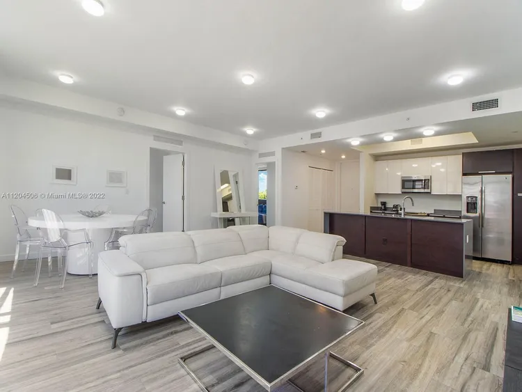 L'Uccello #PHA image #13