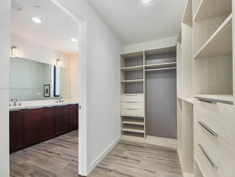 L'Uccello #PHA image #16