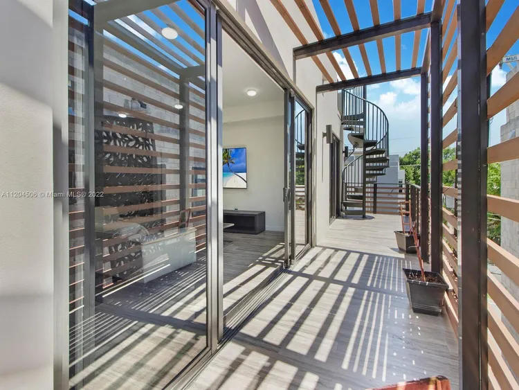 L'Uccello #PHA image #25