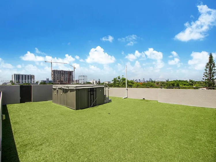 L'Uccello #PHA image #29