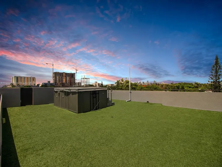 L'Uccello #PHA image #32