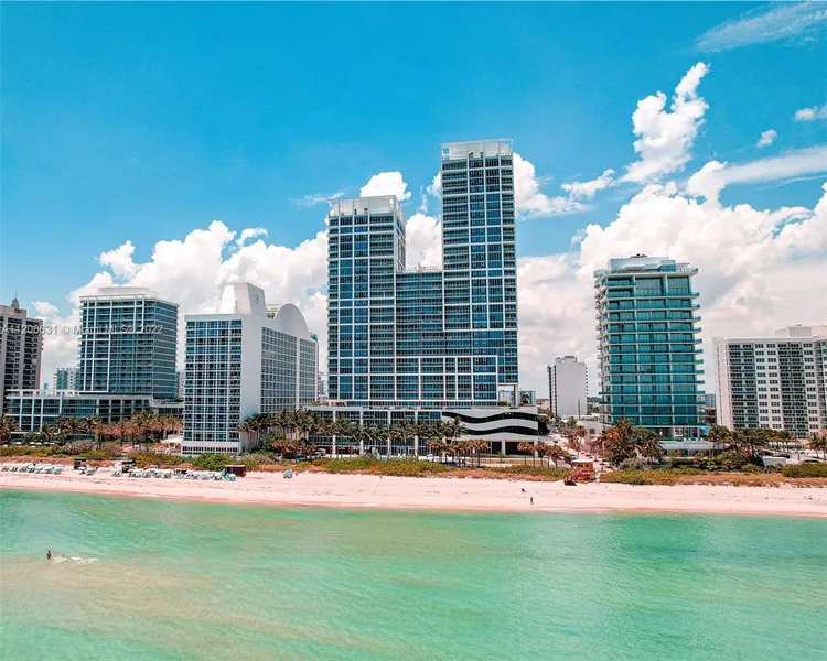 Carillon Center Tower Wellness Resort & Residences #608 image #19