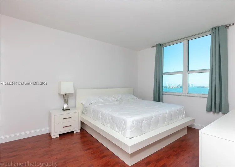 Solaris at Brickell #1801 image #9