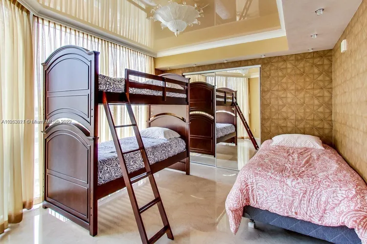 Ocean Four #1002 image #14