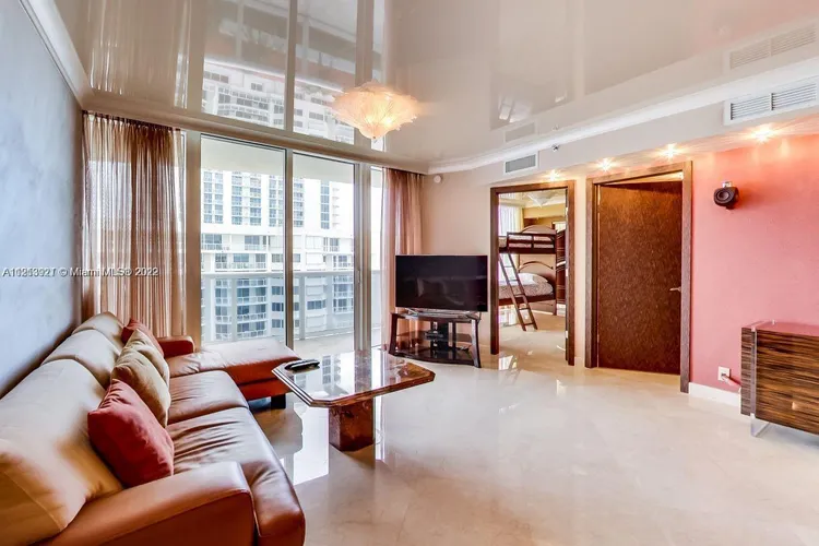 Ocean Four #1002 image #9