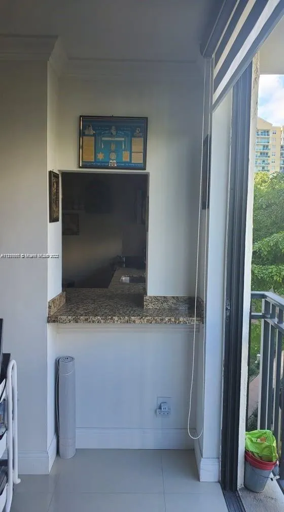 Plaza of the Americas #304 image #11