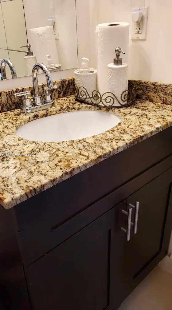 Plaza of the Americas #304 image #16