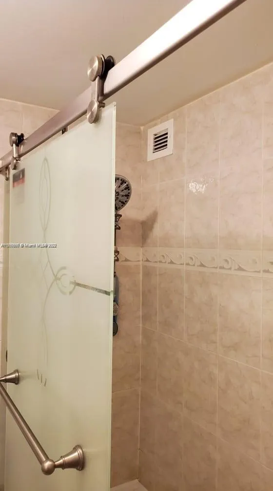 Plaza of the Americas #304 image #17