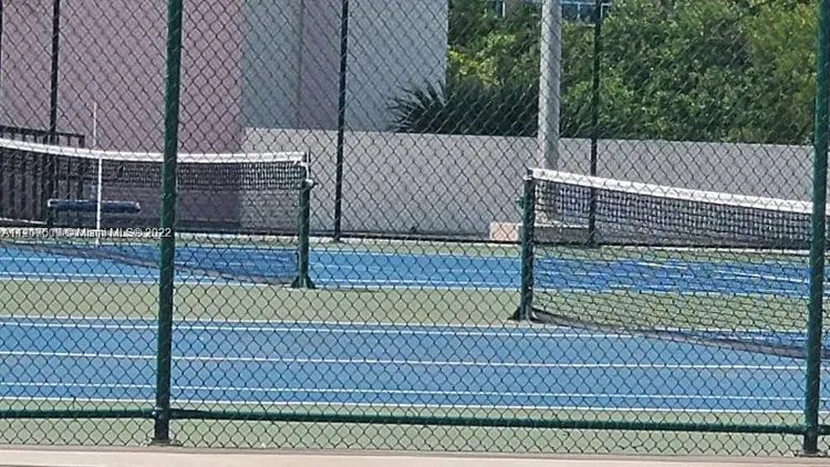 Plaza of the Americas #304 image #26