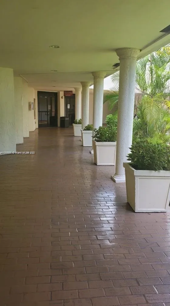 Plaza of the Americas #304 image #33