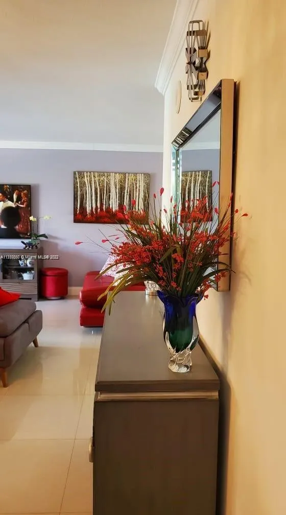 Plaza of the Americas #304 image #8