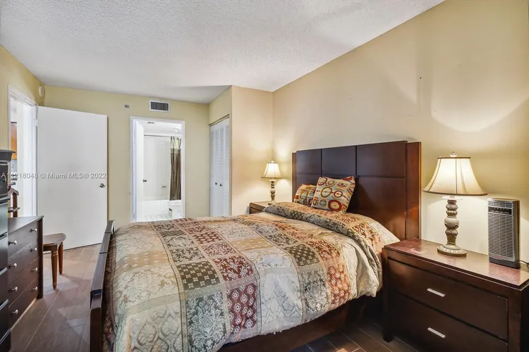 Madison Downtown #W-1802 image #12