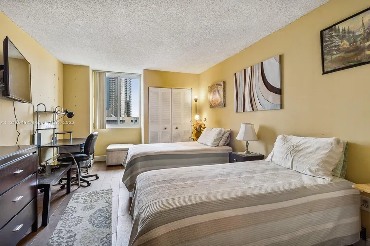 Madison Downtown #W-1802 image #14