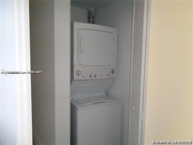 Hyde Midtown #1009 image #7