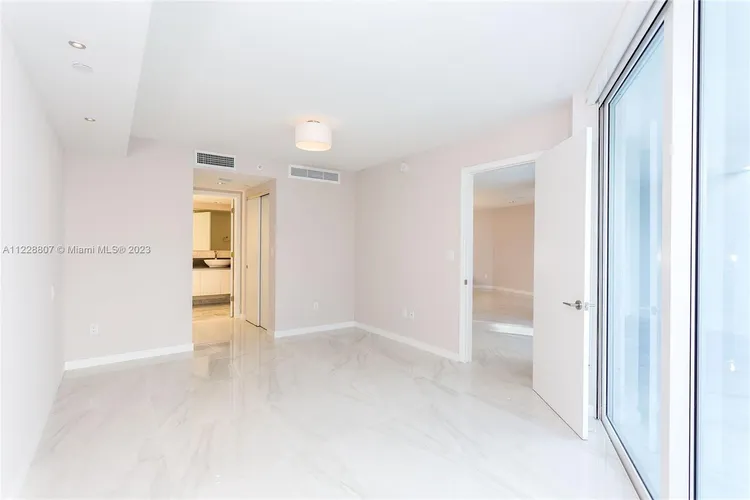 O'Residences #L-302 image #13