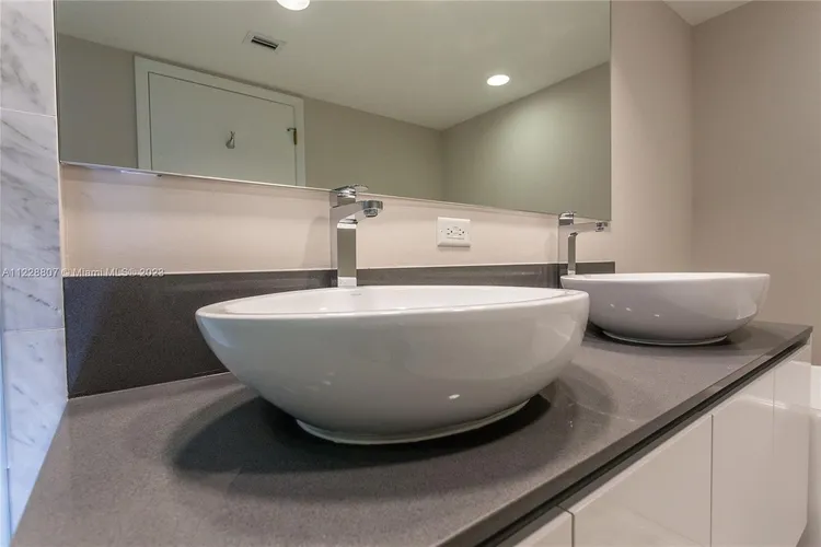 O'Residences #L-302 image #18