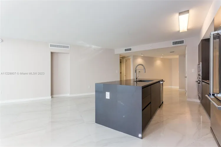 O'Residences #L-302 image #6