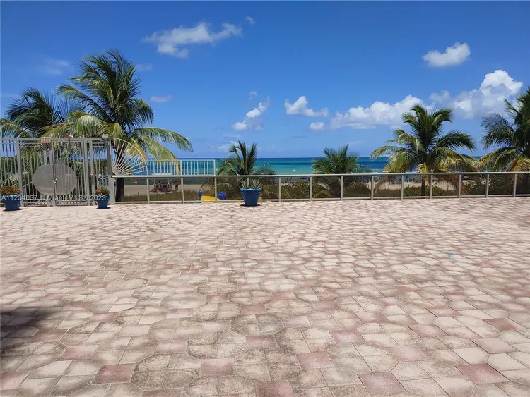 Maison Grande #1633 image #34