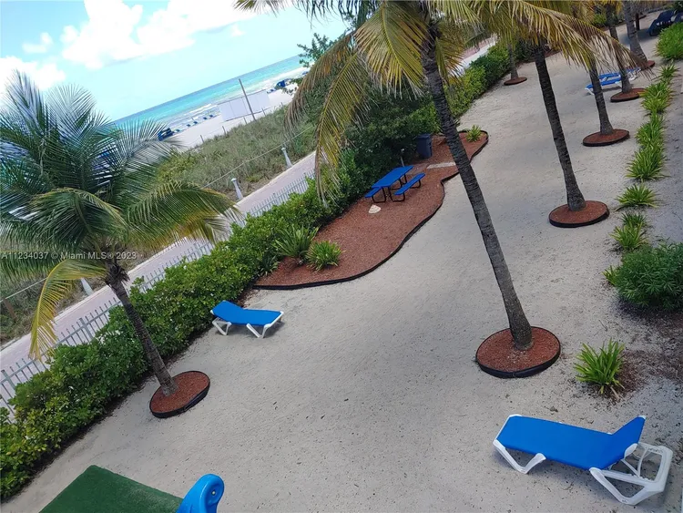 Maison Grande #1633 image #37