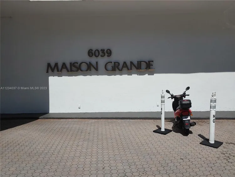 Maison Grande #1633 image #52