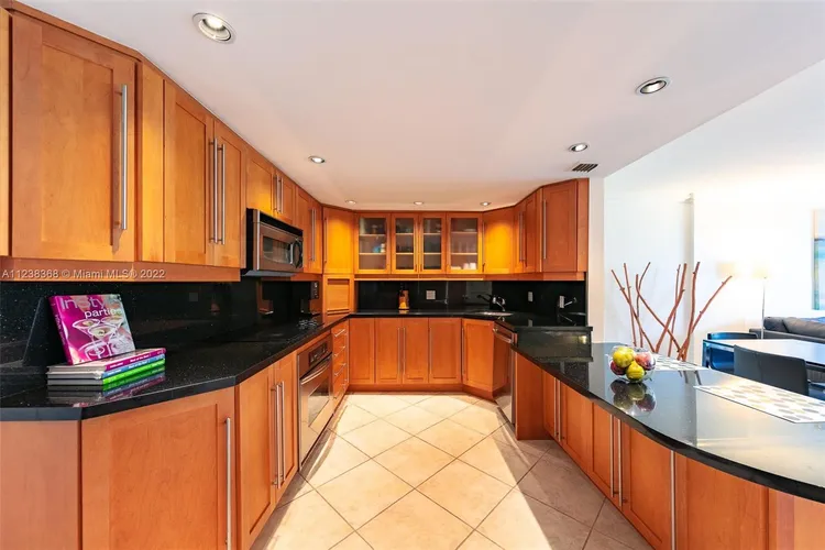 Commodore Club South #413 image #11