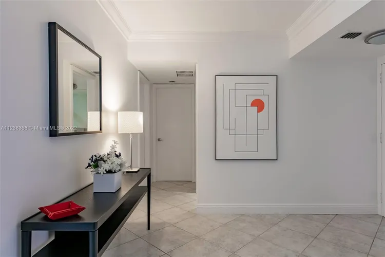 Commodore Club South #413 image #13