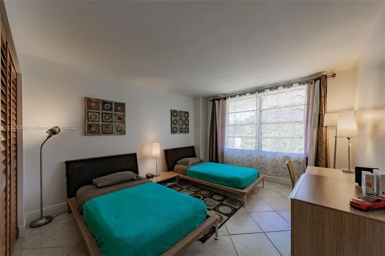 Commodore Club South #413 image #16