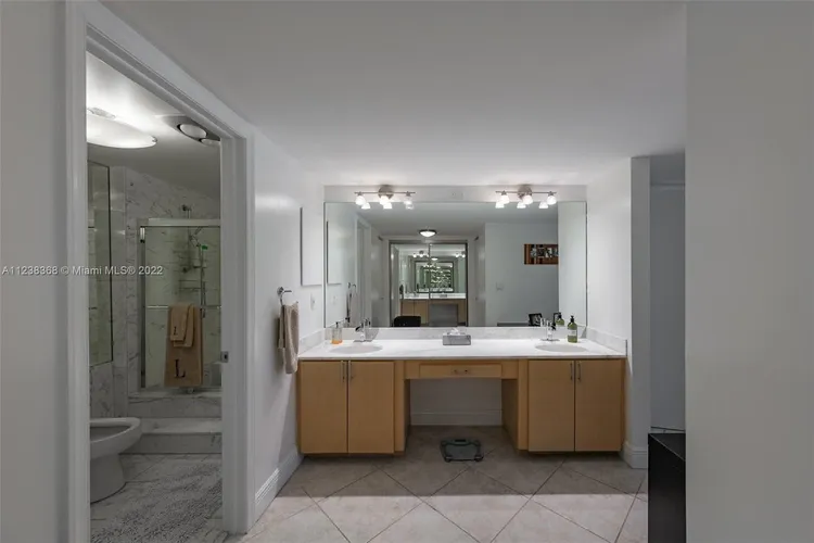 Commodore Club South #413 image #19