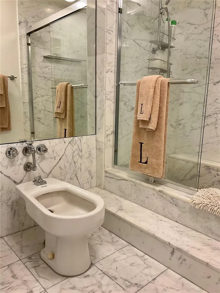 Commodore Club South #413 image #21