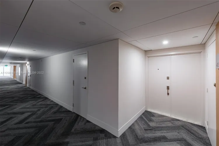 Commodore Club South #413 image #22