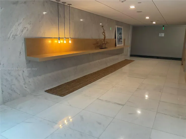 Commodore Club South #413 image #24