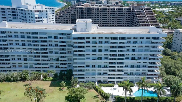 Commodore Club South #413 image #27