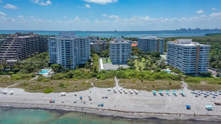 Commodore Club South #413 image #28