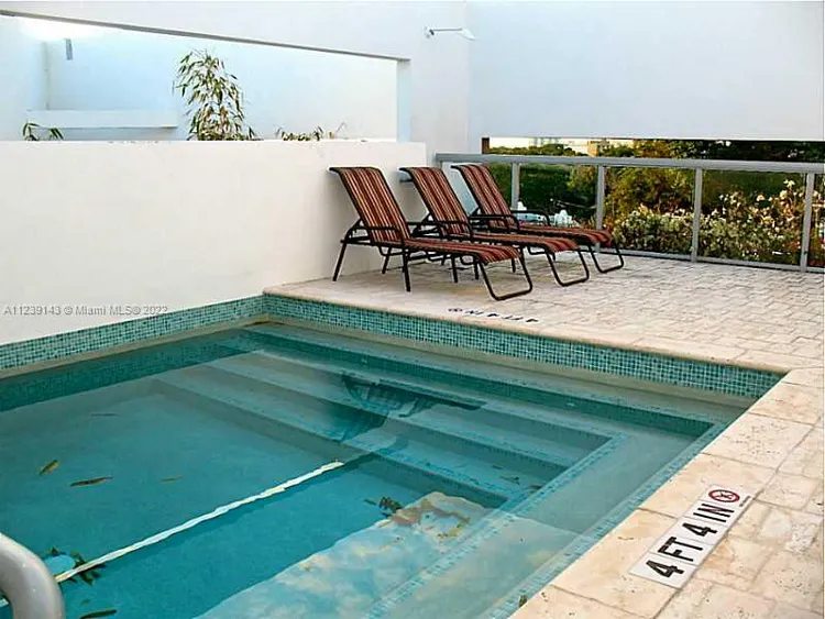 Lofts in the Grove #204 image #17