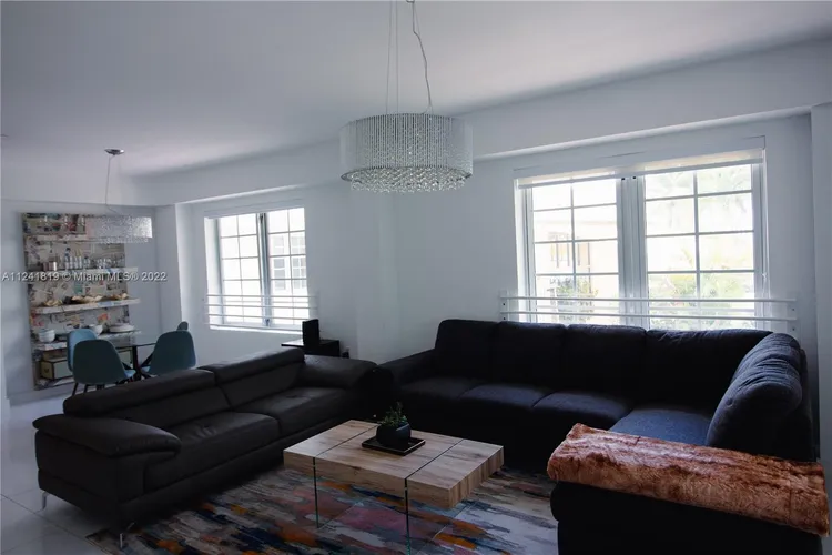 Carlyle Condo Hotel #2N image #14