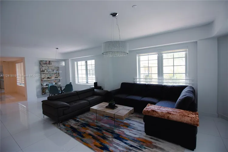 Carlyle Condo Hotel #2N image #19