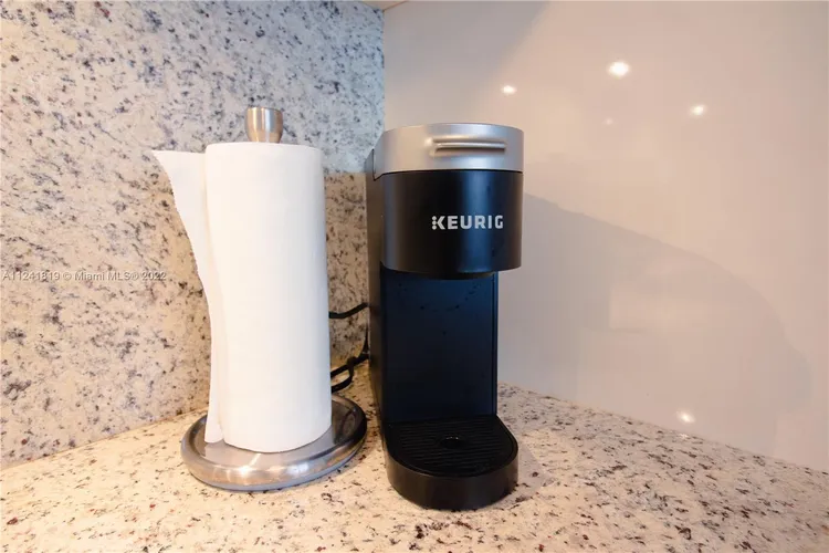 Carlyle Condo Hotel #2N image #20