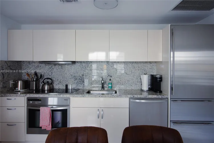 Carlyle Condo Hotel #2N image #22